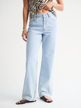 Abercrombie High Rise Loose Jean Size 2 / 26 Regular